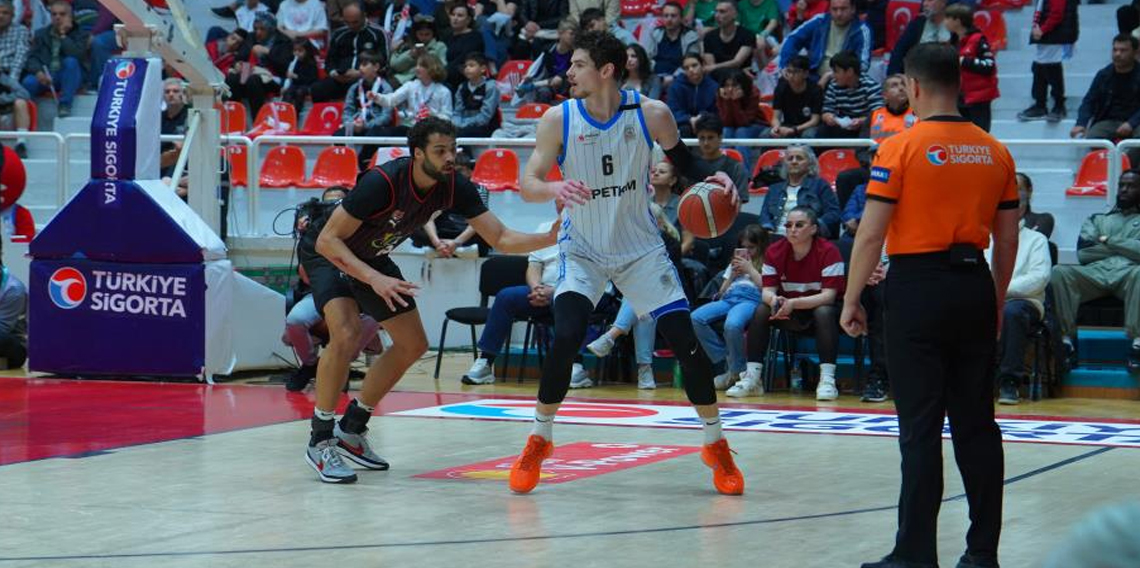 Aliağa Petkimspor kazanmayı bildi