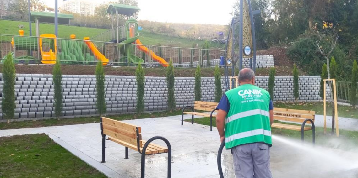 Canik’te parklar yaza hazırlanıyor: Yeşil alanlarda bakım ve yenileme çalışmaları hızlandı