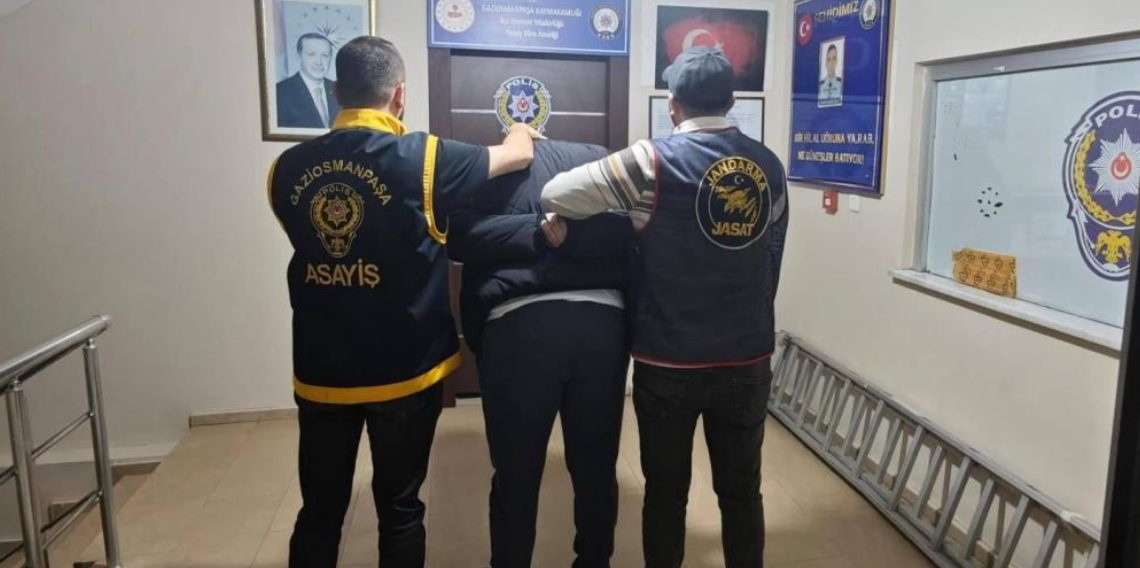 52 ayrı suçtan 33 yıl 6 ay hapis cezası bulunan firari JASAT operasyonuyla yakalandı