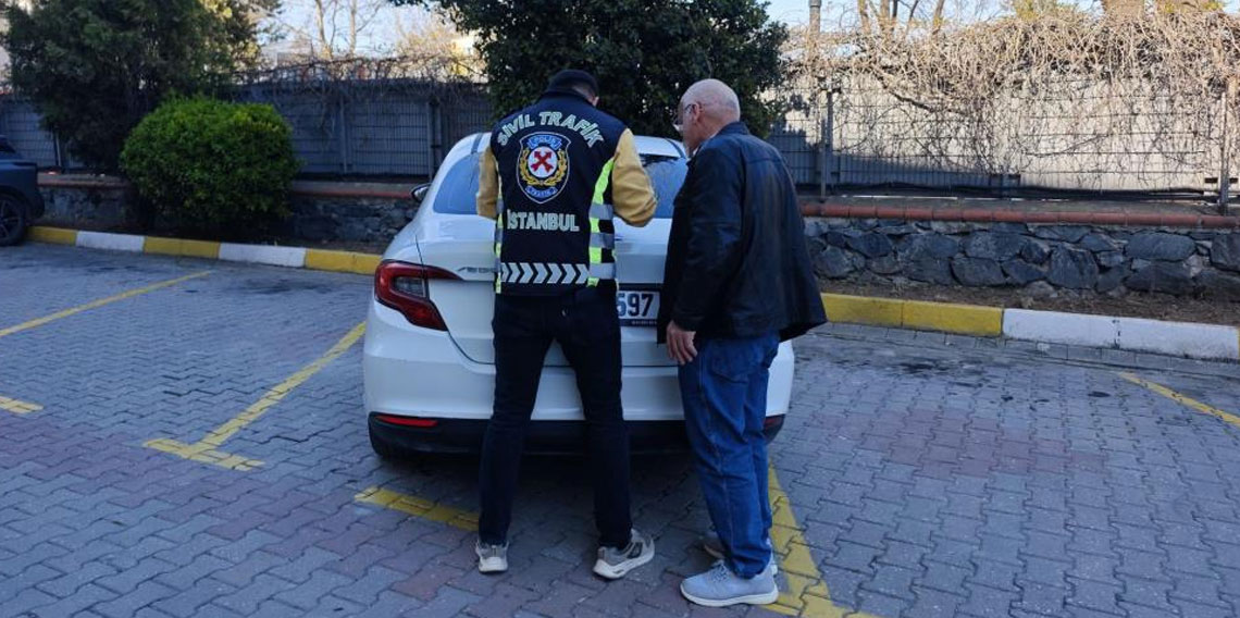 Esenyurt'ta trafikte kavga eden sürücü ve yolcuya 360 bin lira trafik para cezası
