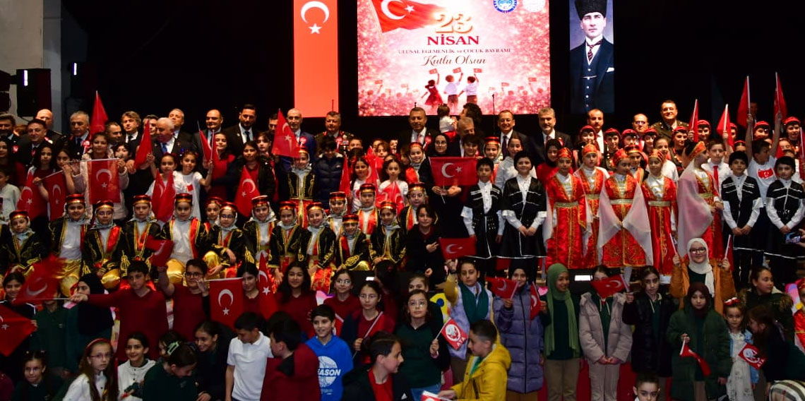 KTÜ Atatürk Kültür Merkezi’nde 23 Nisan Coşkusu!