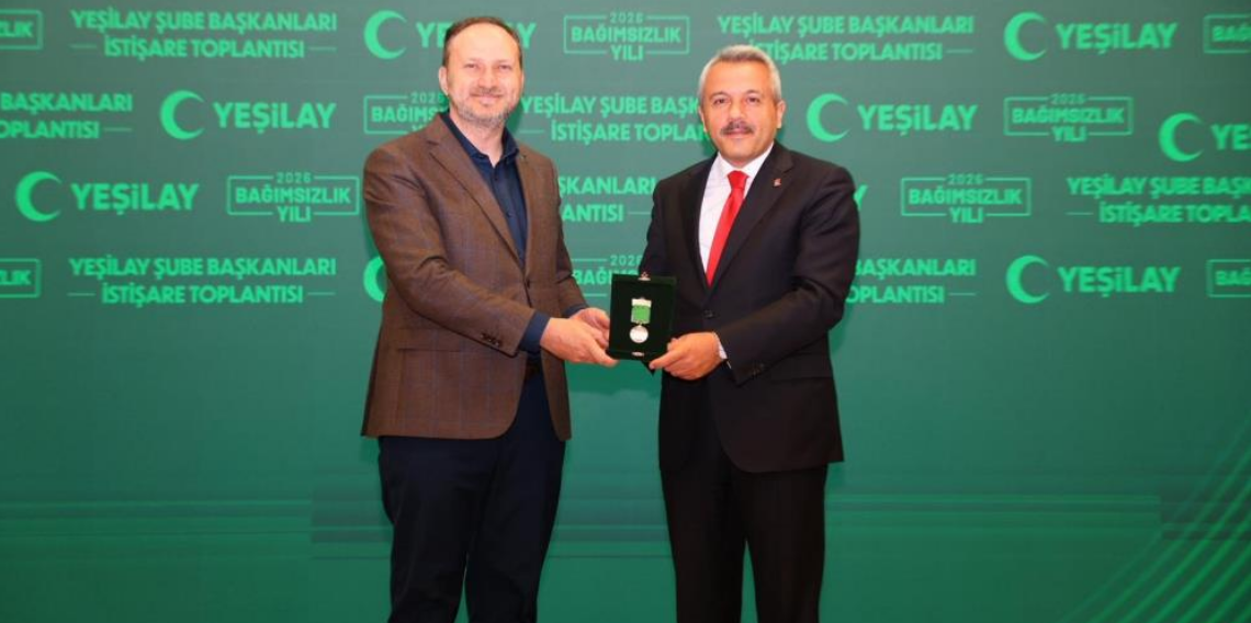 Rize Valisi Baydaş'a Yeşilay'dan 'Bağımsızlık Neferleri Üstün Hizmet Madalyası'