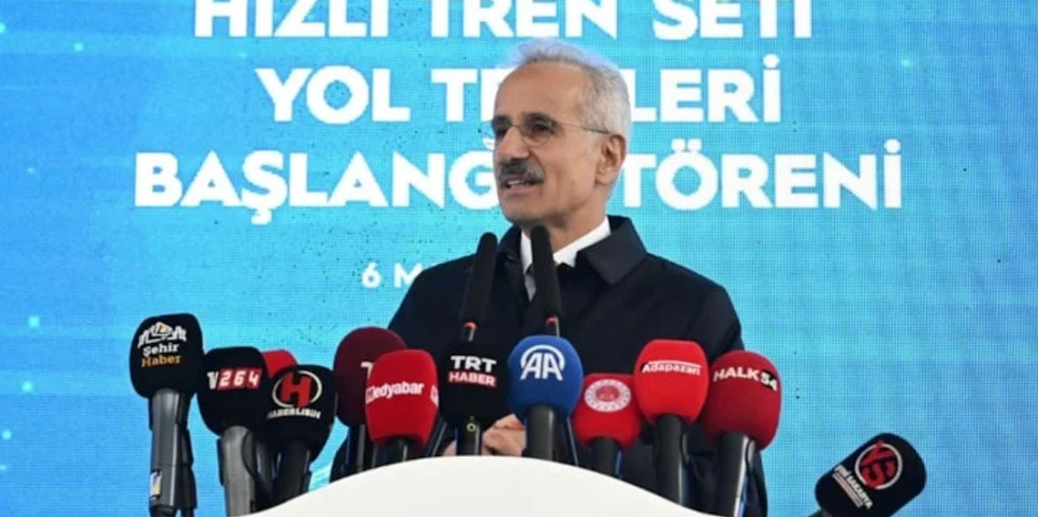 Abdulkadir Uraloğlu: Türkiye'nin ilk hızlı treni saatte 225 kilometre hıza ulaştı