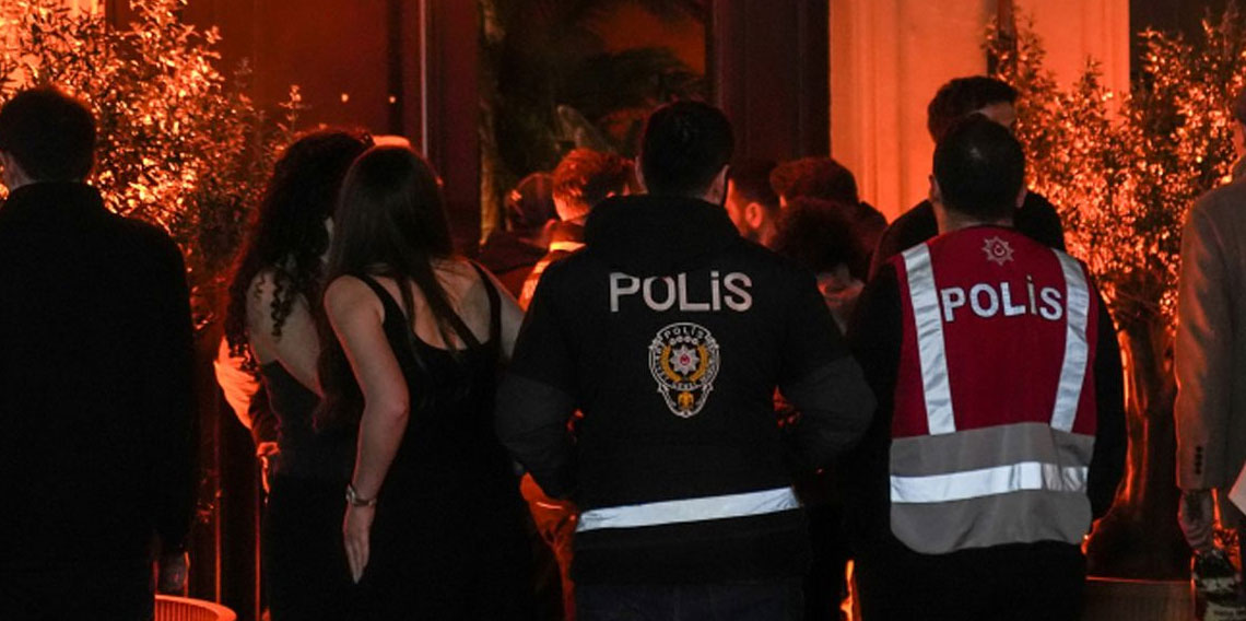 Kadıköy'de 12 mekana baskın! 107 kişiye gözaltı kararı verildi