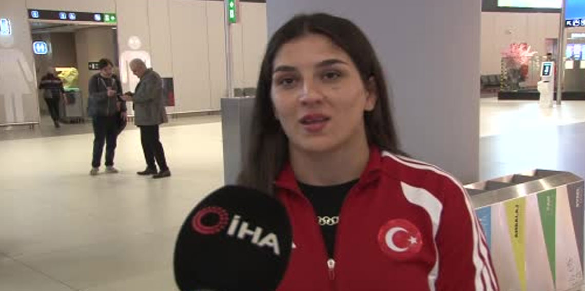 Avrupa ikincisi Kadın Güreş Milli Takımı yurda döndü