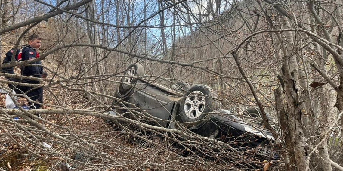 Tokat’ta otomobil şarampole uçtu: 2 yaralı