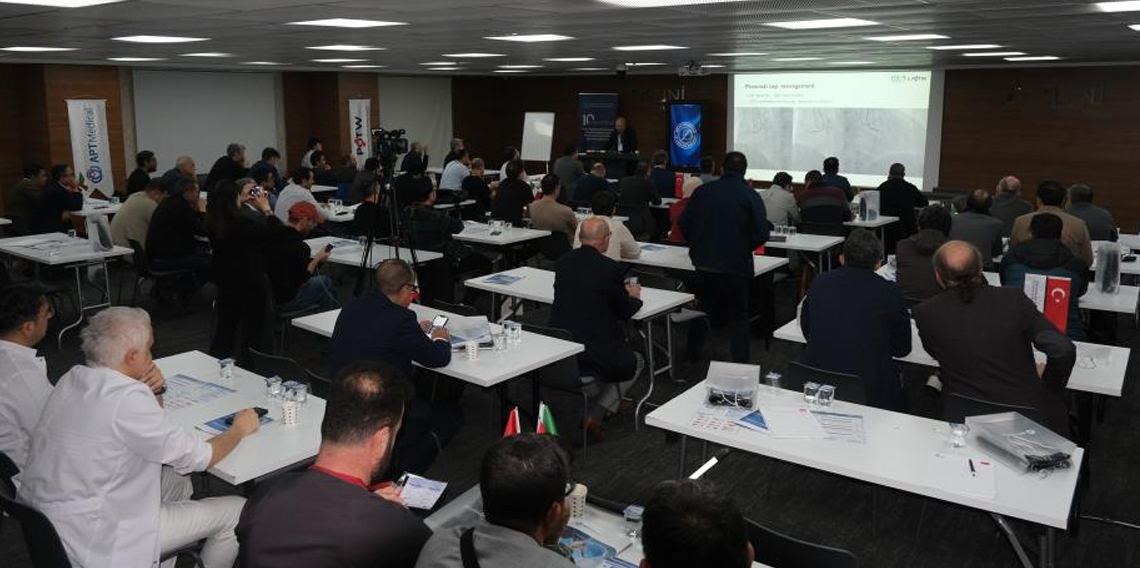 Tam tıkalı damarlar için yeni teknolojiler canlı vakalarla anlatıldı