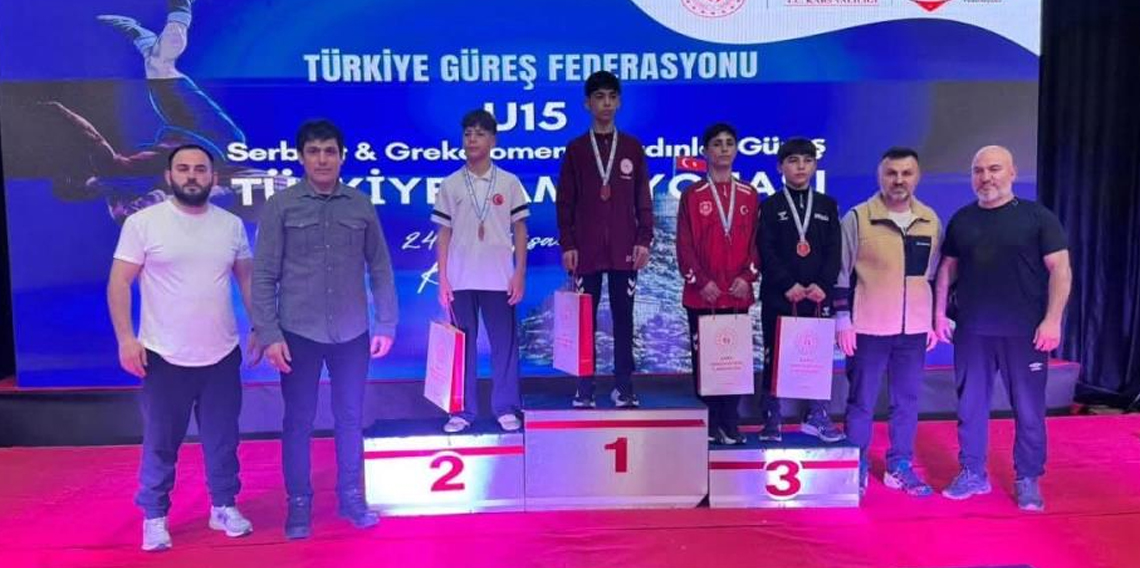 Yunusemreli güreşçi Kalay'dan bronz madalya