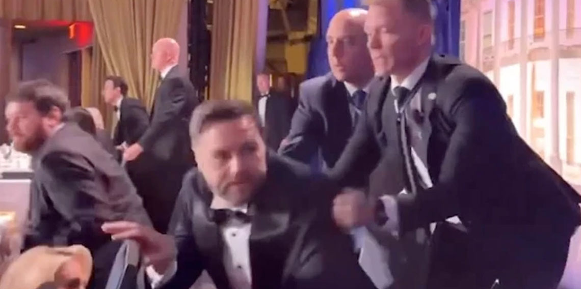 Suikast girişimi sırasında Trump'tan önce JD Vance'in tahliyesi gündem oldu