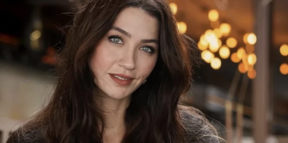 Ceren Benderlioğlu ilk kez açıkladı: “Meğer hayalini kurduğum proje Eşref Rüya’ymış”