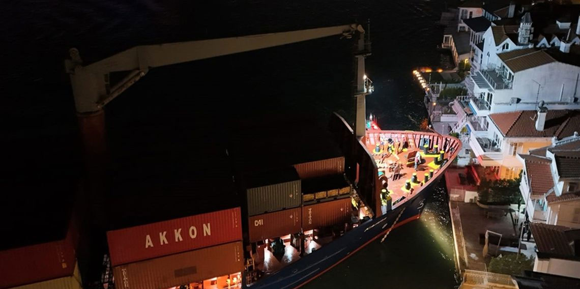 İstanbul Boğazı'nda facianın eşiğinden dönüldü