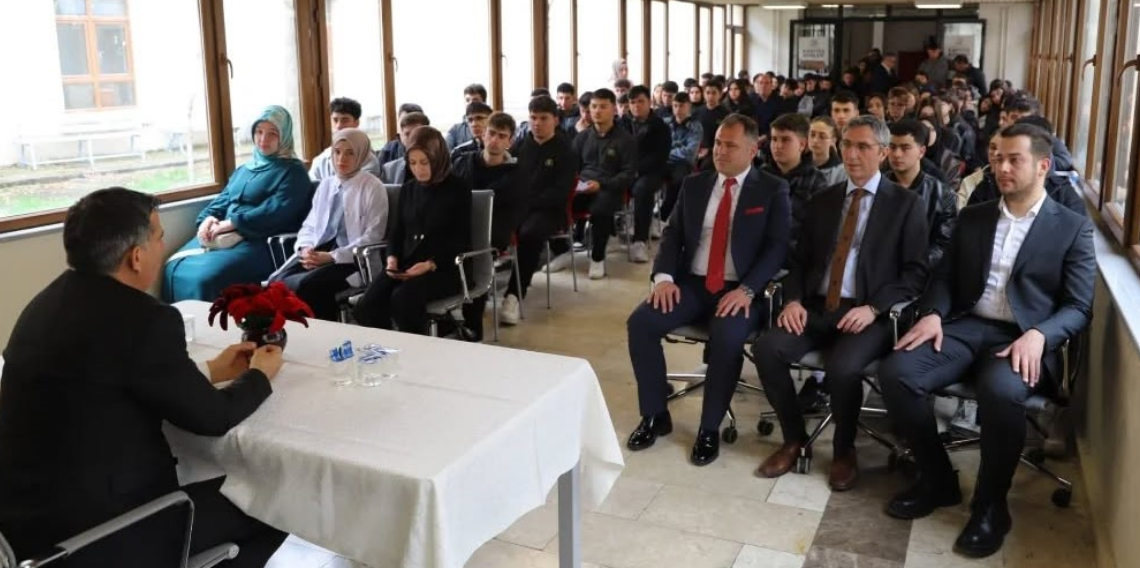 Bayburt Lisesi’nde Kariyer Günleri: Öğrencilere gelecek planlaması rehberi