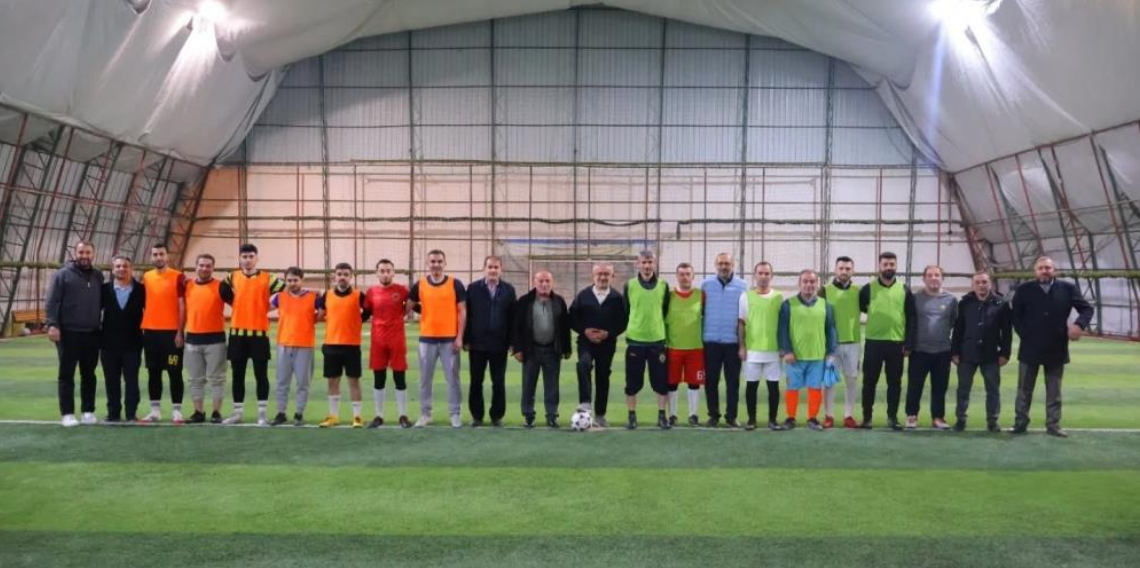 Bayburt’ta din görevlileri sahaya indi. Futbol turnuvası başladı