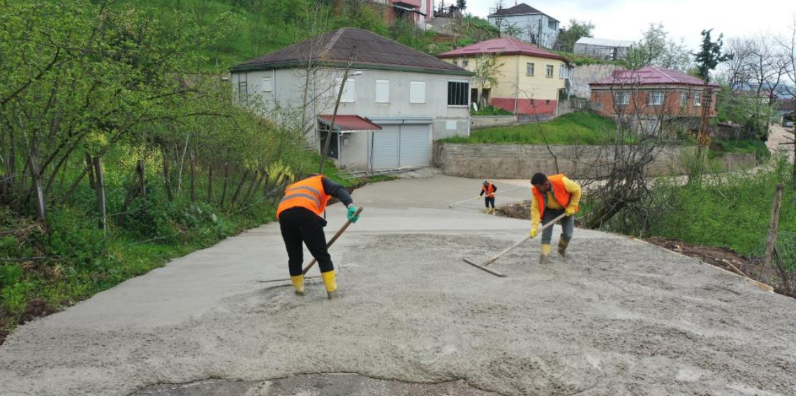 Ordu'nun kırsalında beton yol çalışmaları devam ediyor