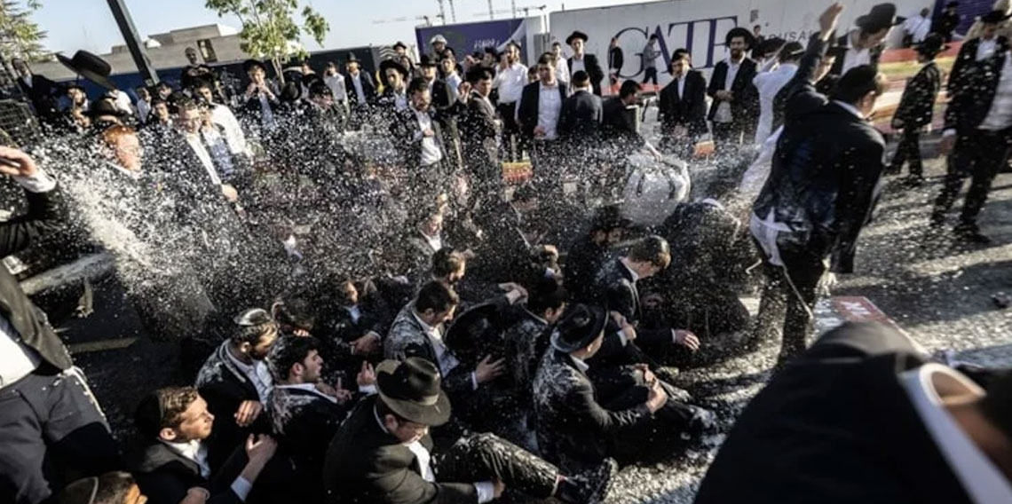 İsrail'de askerlik karşıtı protesto: Yüzlerce Haredi bir araya geldi