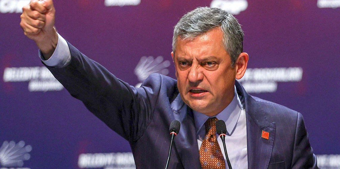 Özgür Özel'den 1 Mayıs mesajı: Ya onurlu bir yaşam, ya bu kara düzen