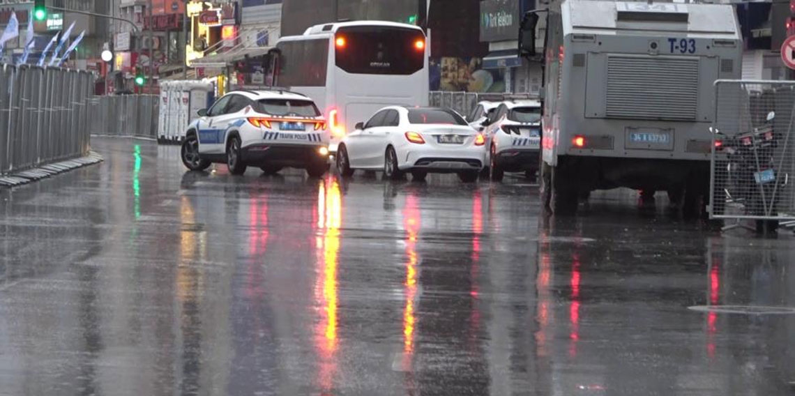 İstanbul’da 1 Mayıs önlemleri: Kadıköy Meydanı araç trafiğine kapatıldı