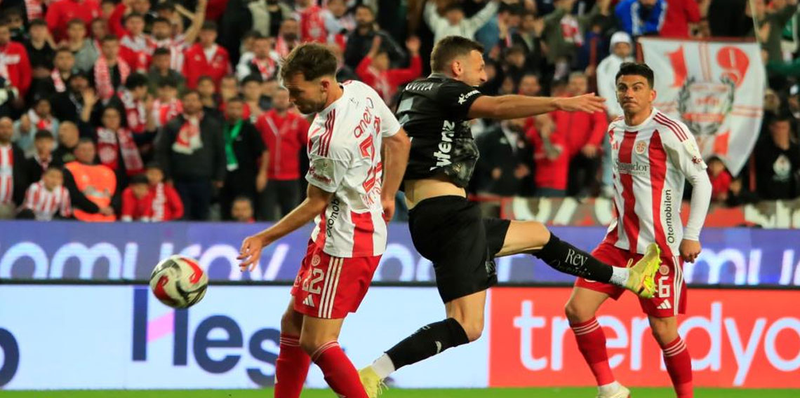Trendyol Süper Lig: Antalyaspor: 0 - Corendon Alanyaspor: 0