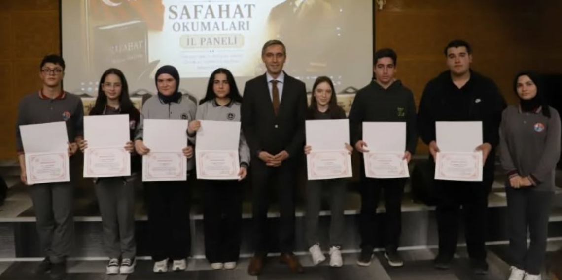 Bayburt’ta öğrenciler Safahat’ı yorumladı: Gençlerden anlamlı analiz