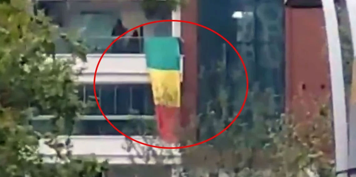Şehri karıştıran bayrak! Polis evi bastı, gerçek sonradan ortaya çıktı