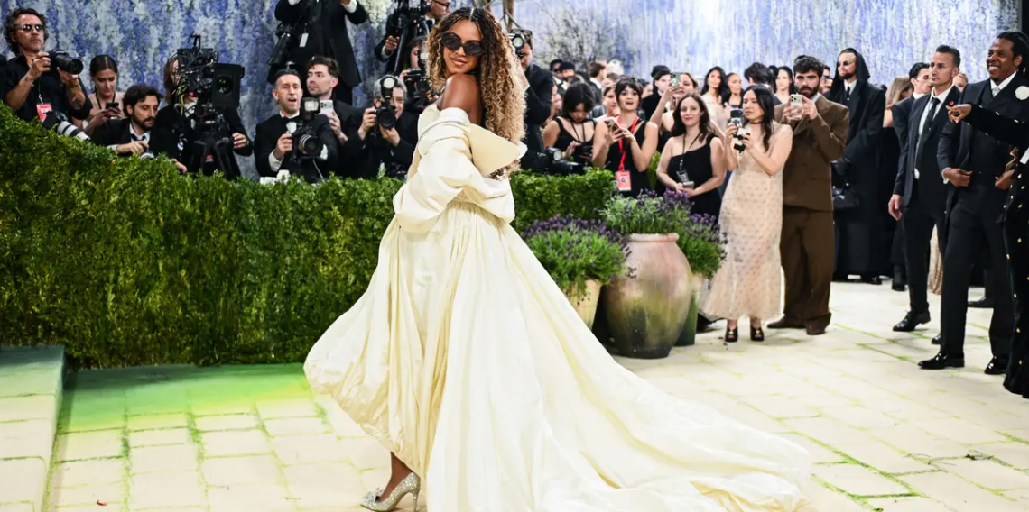 Met Gala 2026’ya Blue Ivy damgası: 14 yaşında kırmızı halıyı salladı