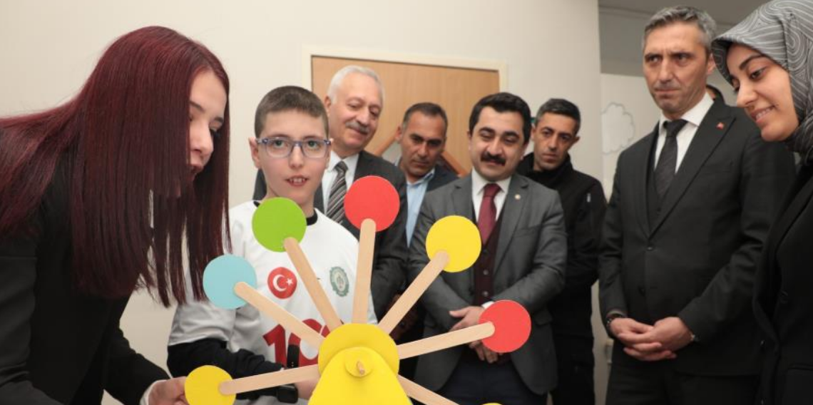 Bayburt’ta Özel Öğrencilerden Bilim Fuarı: Projeleri Büyük İlgi Gördü