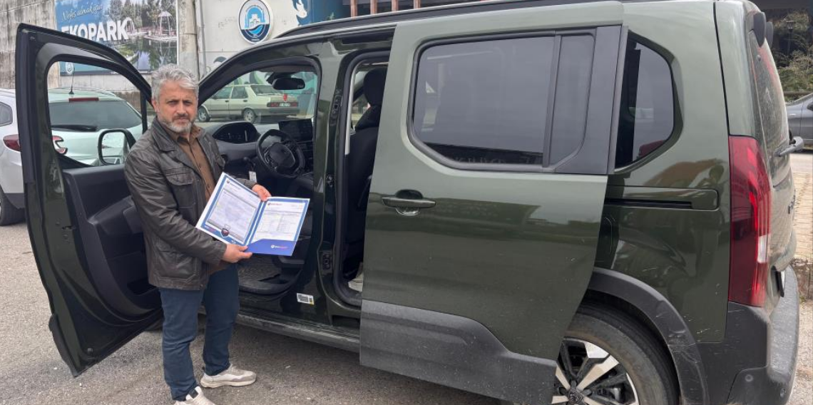 Sıfır aldığı aracı ekspertizde boyalı çıktı, yetkili servis iki farklı rapor verdi