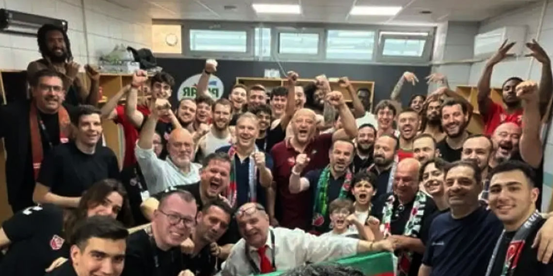 Mucize gerçekleşti! Karşıyaka son saniyede kazanıp averajla ligde kaldı!