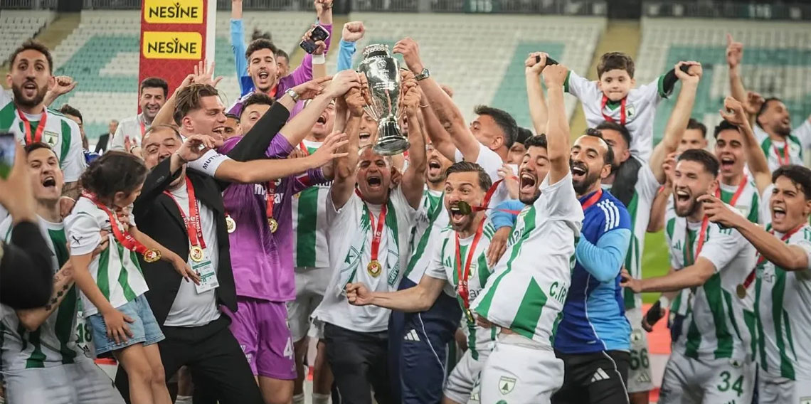 Muğlaspor, Elazığspor'u yenerek 1.Lig'e yükseldi
