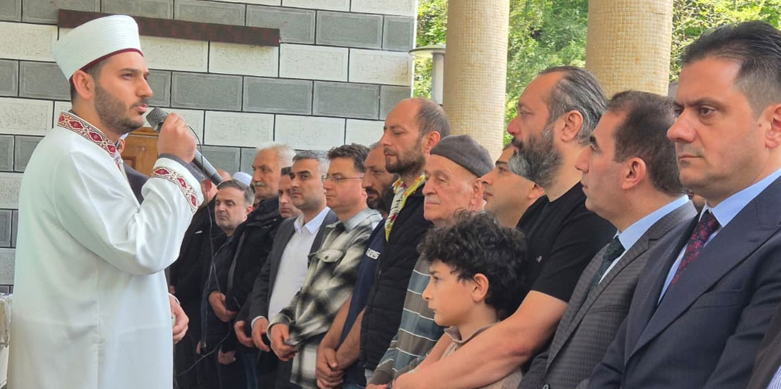 Anne Küçük Son Yolculuğuna Uğurlandı