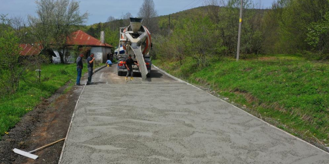 Ordu’da Kırsal Mahalleleri Rahatlatacak Beton Yol Çalışmaları Devam Ediyor