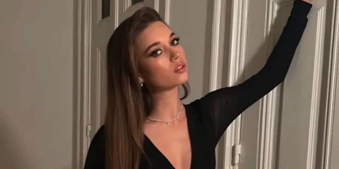 Afra Saraçoğlu’nun Annesini Görenler Şaşkınlığını Gizleyemedi! “Abla Kardeş Gibiler”