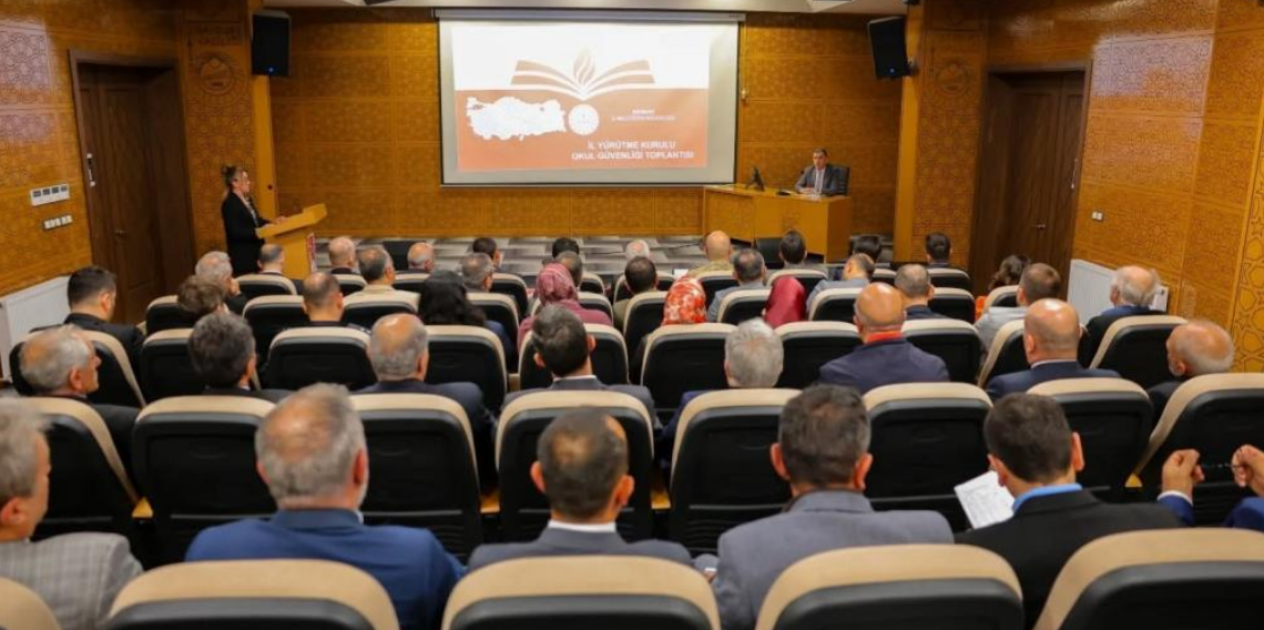 Okul çevrelerindeki güvenlik önlemleri değerlendirildi