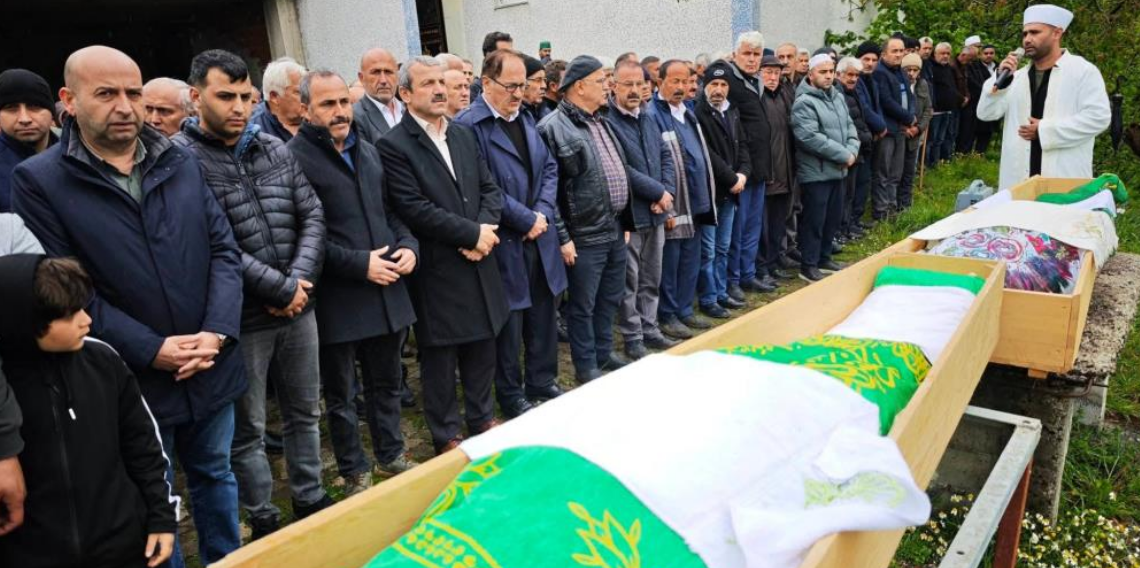 Aynı gün vefat eden şahıs ile annesi toprağa verildi