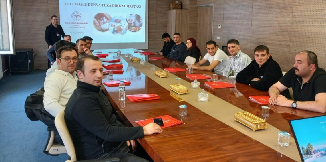Göç İdaresi personellerine halk sağlığı eğitimi verildi