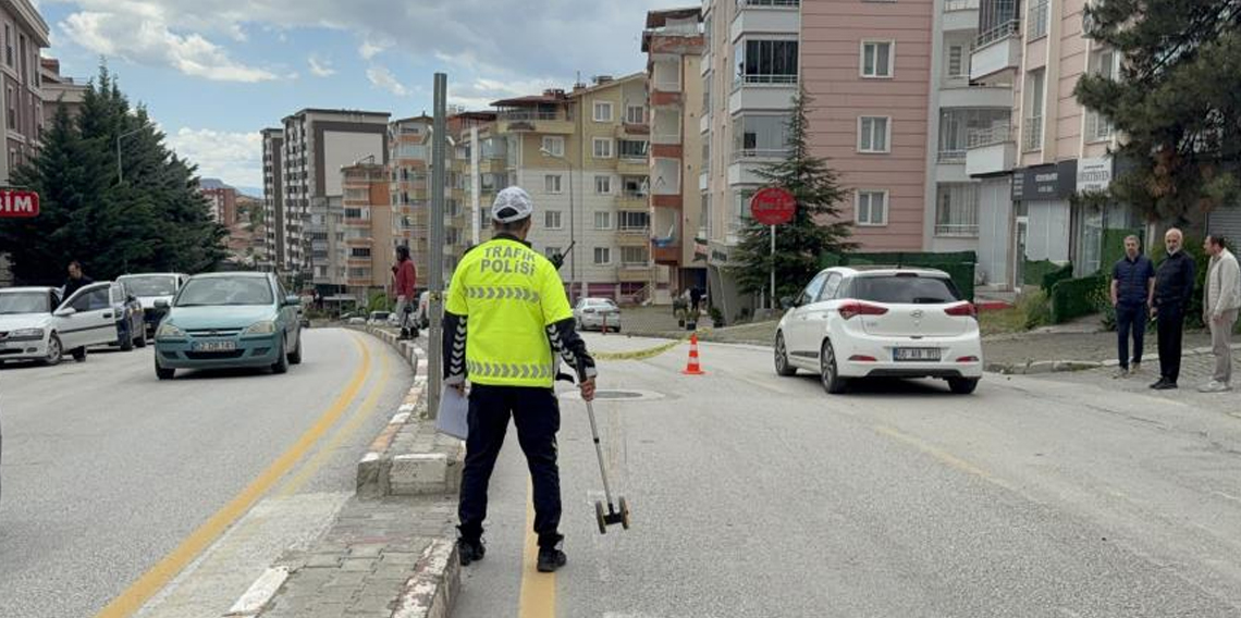 Tokat’ta yolun karşısına geçmek isteyen kadına alkollü sürücü çarptı