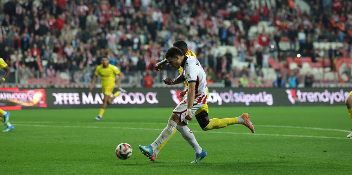 Samsunspor'dan Göztepe'ye Ağır Darbe