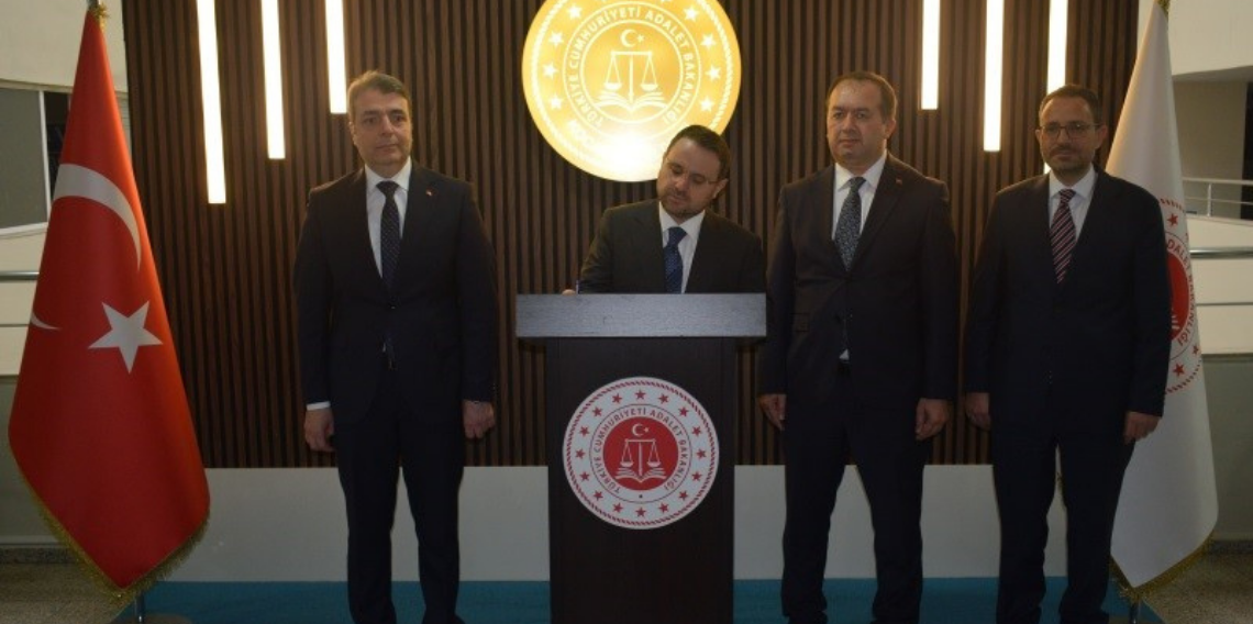 Adalet Bakanı Gürlek'ten Kocaeli Adliyesine ziyaret