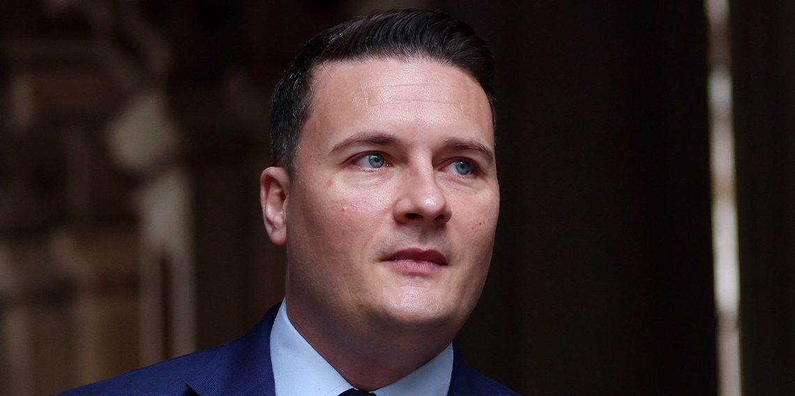 İngiltere’de istifa eden eski bakandan Başbakan Starmer ile rekabet çağrısı