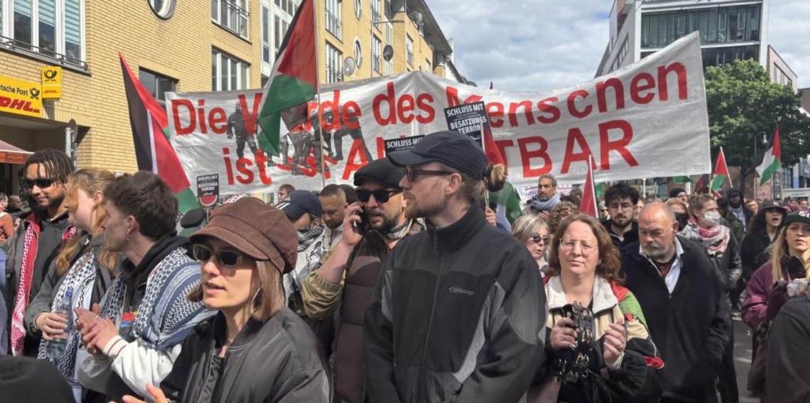  Berlin’de Nakba’nın 78. yıldönümü yürüyüşüne polisten sert müdahale