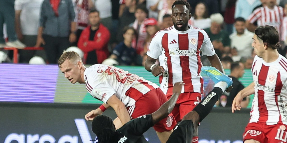 Süper Lig’e veda eden son takım Antalyaspor oldu
