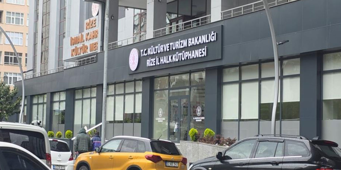 Rize'de YKS adayları resmi tatilde kütüphane mağduriyeti yaşadı