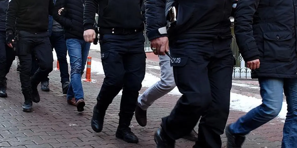 İzmir Büyükşehir Belediyesi’ne Operasyon! Dün İstifa Eden Müdür Bugün Gözaltında