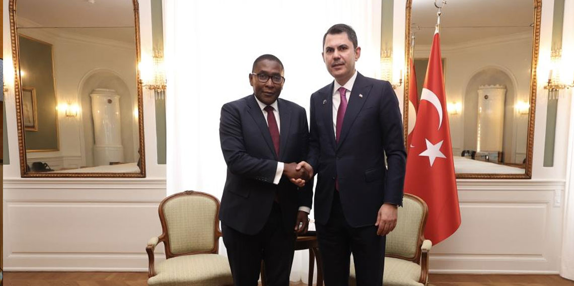 Bakan Kurum, Danimarka Kralı Frederik ile görüştü