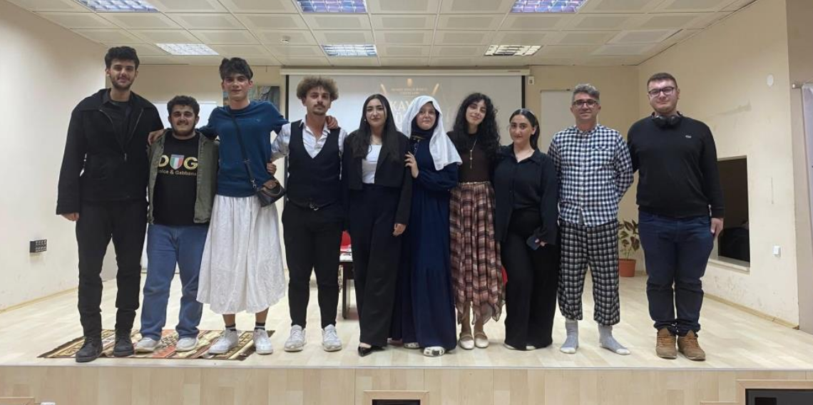 Bayburt Gençlik Merkezi Tiyatro Ekibinden Alkış Alan Sezon Finali