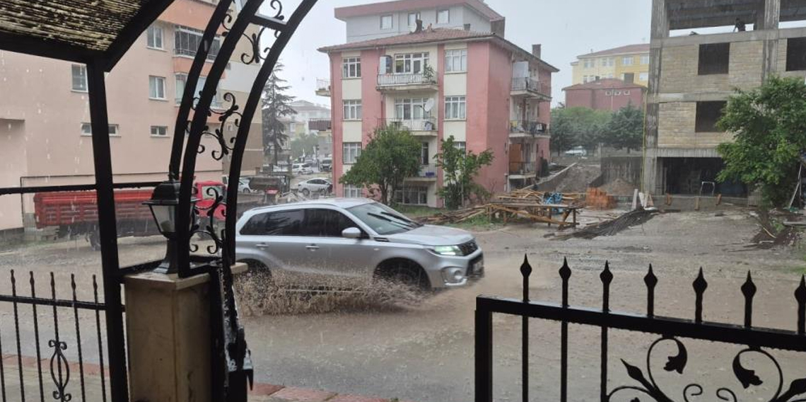 Başkent'te sokaklar göle döndü