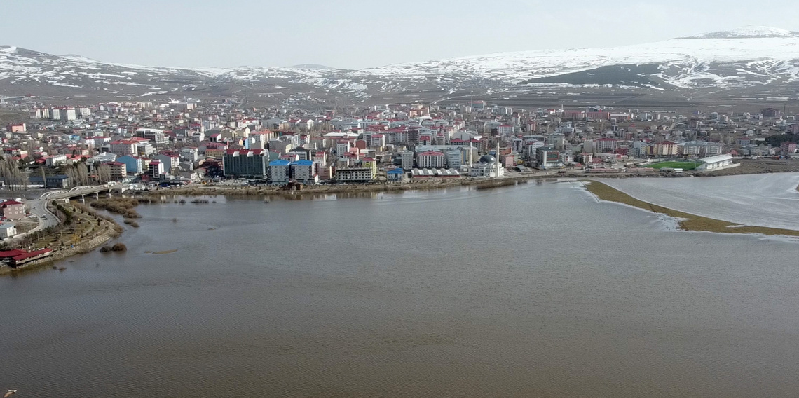 Sular altında kalan Ardahan Ovası havadan görüntülendi