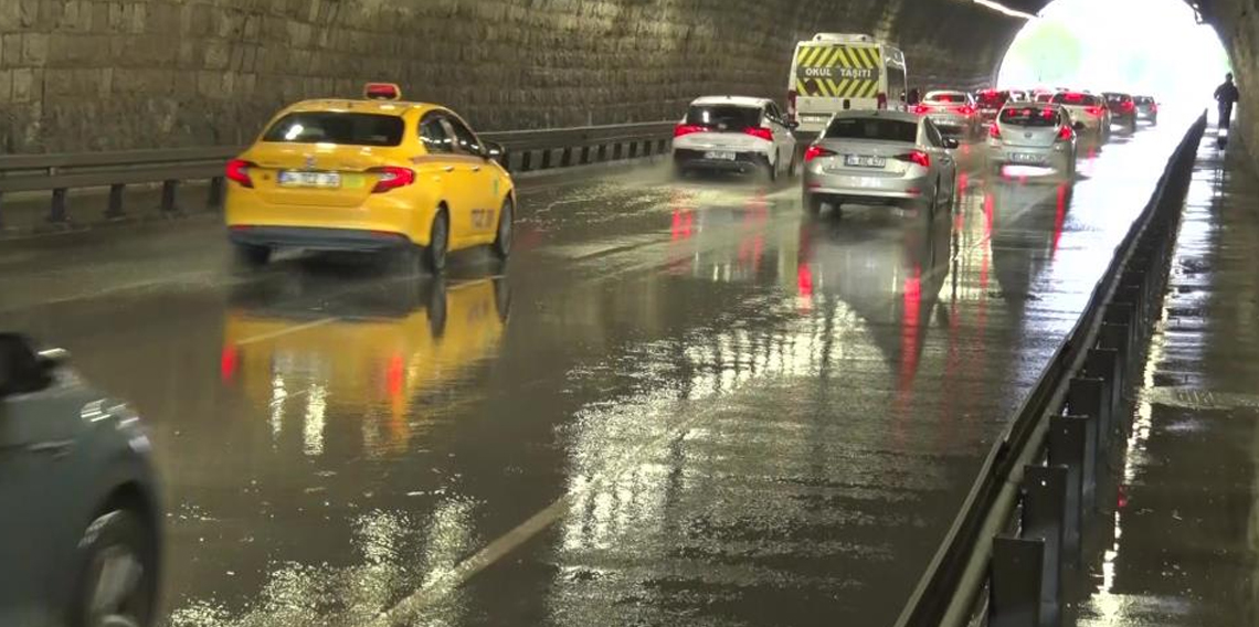 İstanbul güne sağanak yağışla başladı