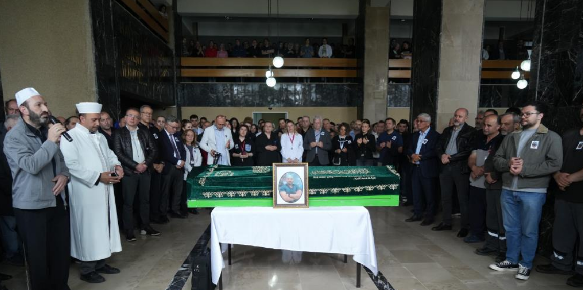  37 yaşında hayatını kaybeden beyin cerrahına gözyaşlarıyla veda