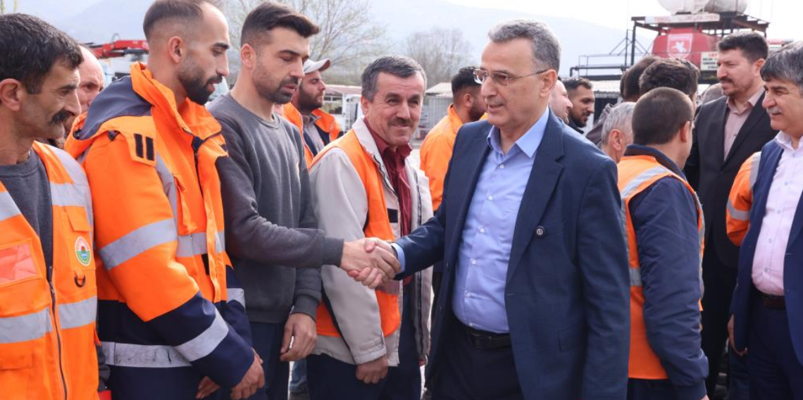 İlkadım Belediyesi personeline çifte bayram